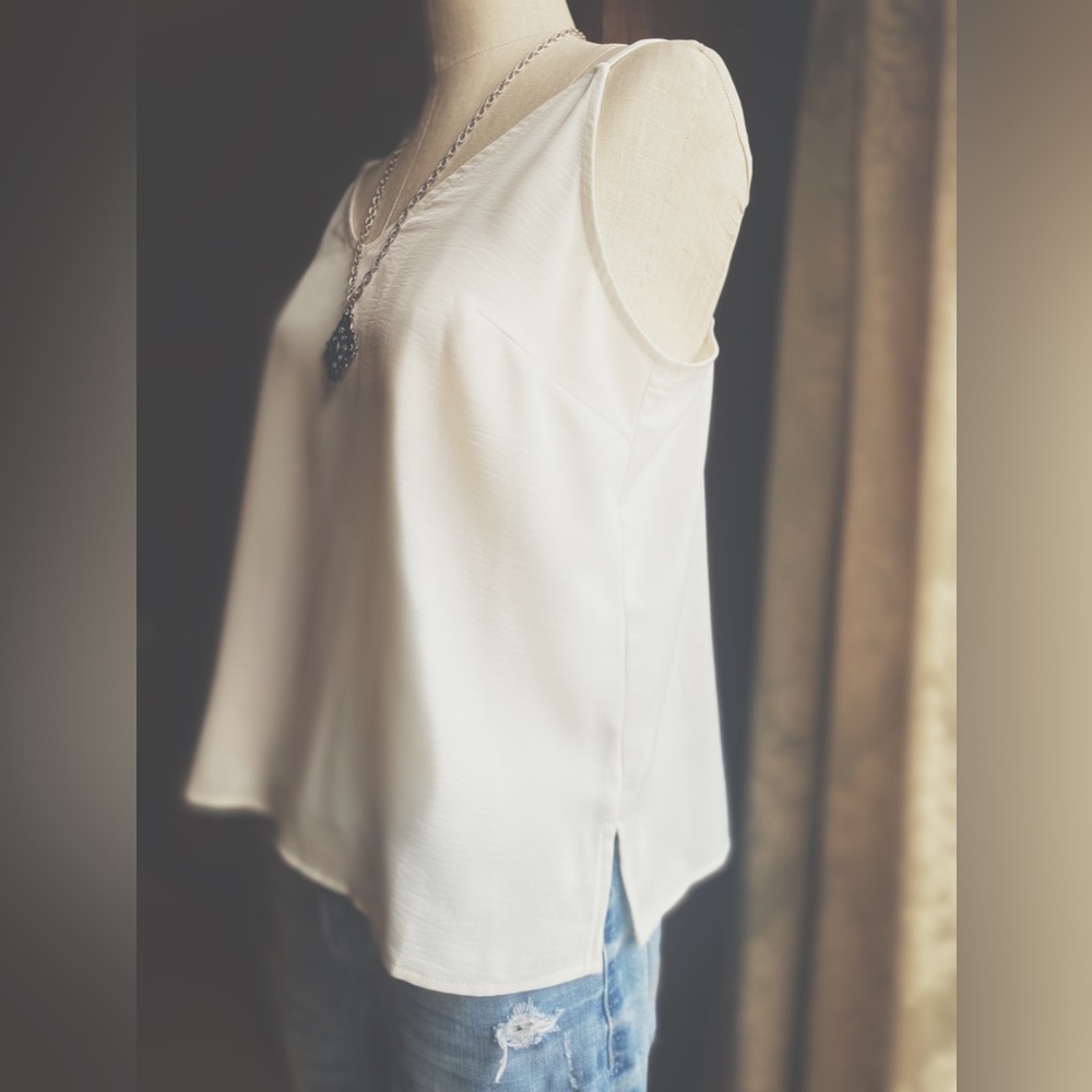 Tank Top Silky - Picture 3 of 9